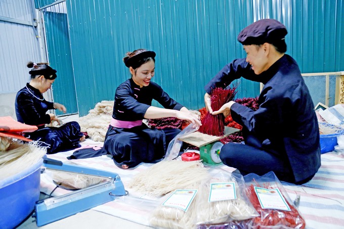 Bún khô Đà Vị- Na Hang ( Bún ngũ sắc)
